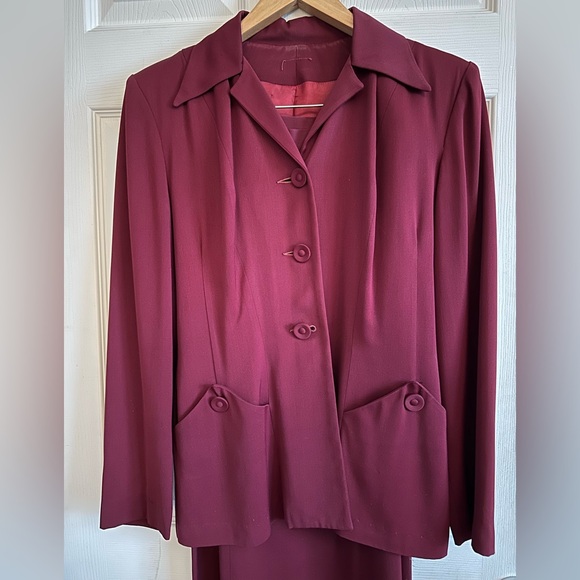 Elegant Women’s Vintage Gabardine Suit 1940s - Picture 8 of 12